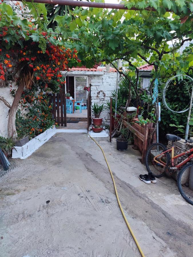 Beach Rooms Himare Exterior photo